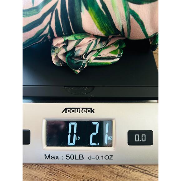 Alice + Olivia Randa Short Sleeve Ruffle Henley Top 100% Silk Size M Preowned - Picture 12 of 14